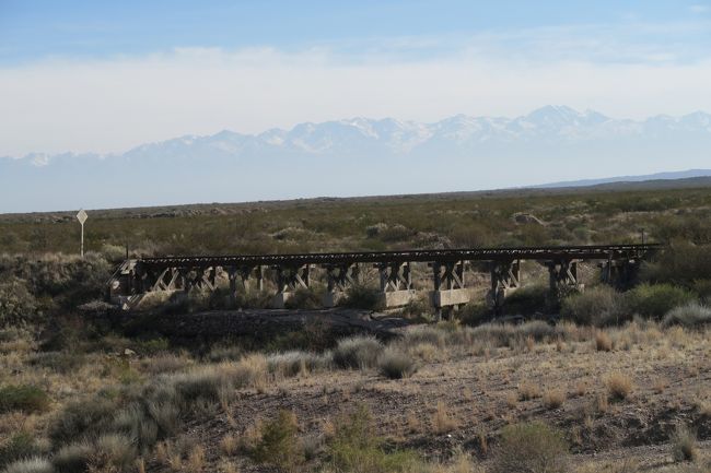 もうひとつの木橋跡。こちらは残っていましたが、近くまで行くルートがよくわからなかったので残念・・・