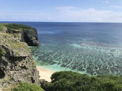 飛行機の時間もあるので、駆け足で次の目的地、六畳ビーチへ。
沖縄の海は本当に綺麗です。