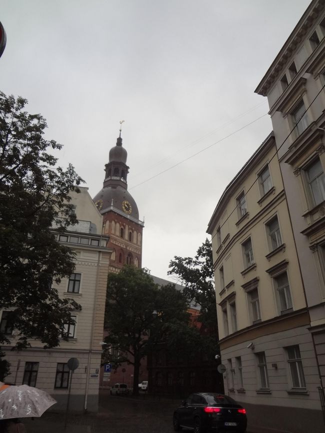 雲の色が、とてつもなく怪しい……。