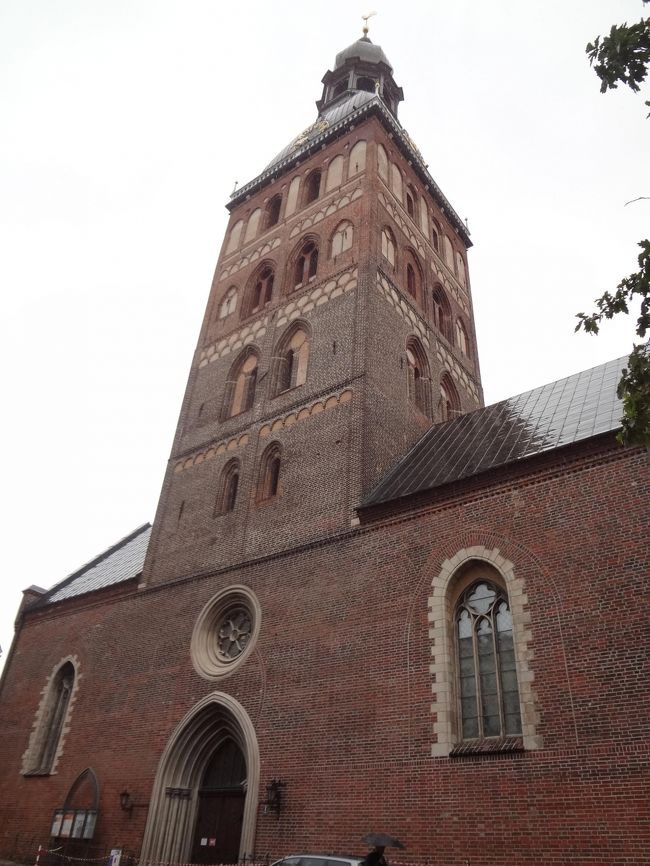 ドム大聖堂に入ります。