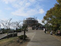 さらに山を登って頂上の千光寺公園へ
レストランの入った３階建ての展望台

千光寺公園頂上売店で
瀬戸内みかんソフトクリームとレモンソフトクリームを食べました

展望台の方の売店にもソフトクリームがあって
種類も豊富だったのでそちらの方がよかったかも
