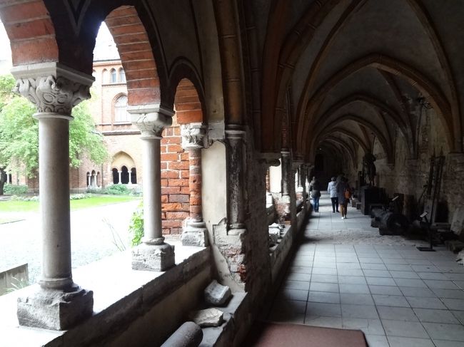 いい雰囲気の回廊。