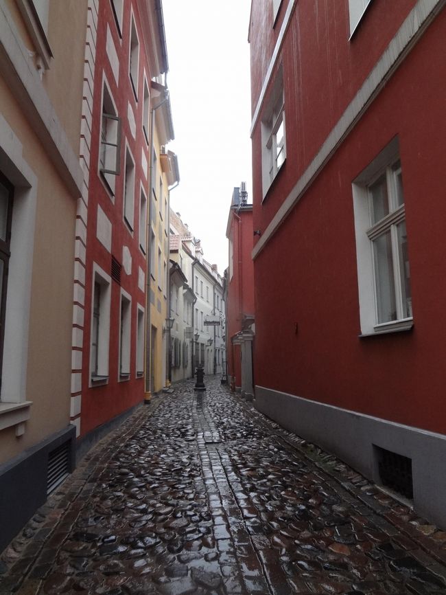 リガの路地は、曲がるたびに心がときめきます。