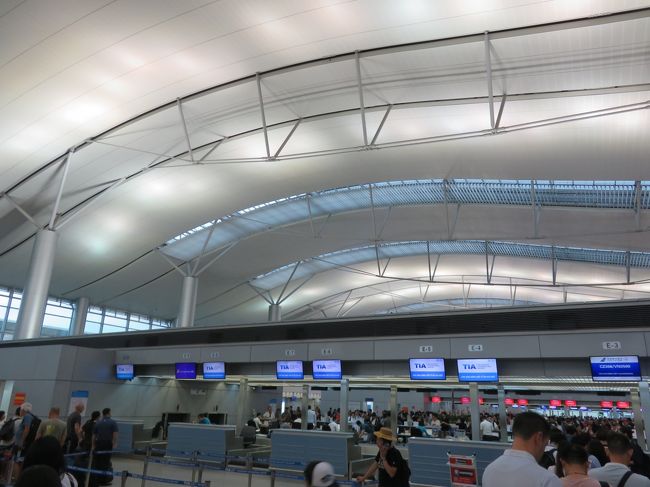 早朝でも人でいっぱい