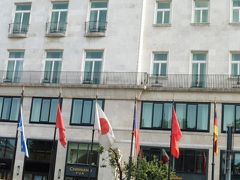 「Ritz-Carlton」Erzs?・bet 広場。
