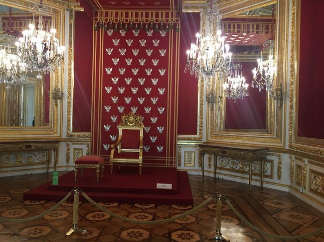 戦後再建のためか、新しさが目立つ