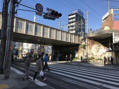 京橋、おはよう！
昨晩は京橋のゲストハウスに
大阪も最近安いドミが増えたな
ゲストブシ（武士）ってとこ、素泊1,500円ぐらいだった
ちょっと高め？？（笑）