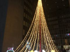 福岡銀行本店のクリスマスツリーイルミネーション
綺麗でした