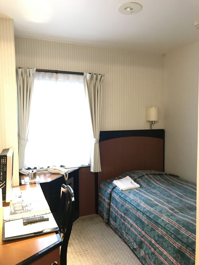 本日から2泊します。お部屋は昭和のホテルって感じ。宿泊料金がお安く、近鉄沿線で便利なため選びました。