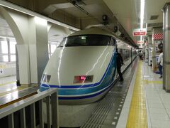 車両は"スペーシア"。
東武鉄道には数回、短距離の乗車したことはありますが、特急は初めてです（ﾜｸﾜｸ!）。