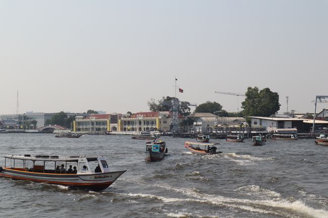 反対方向に進みだしとても不安でしたが　広い場所でUターンしてました。<br />