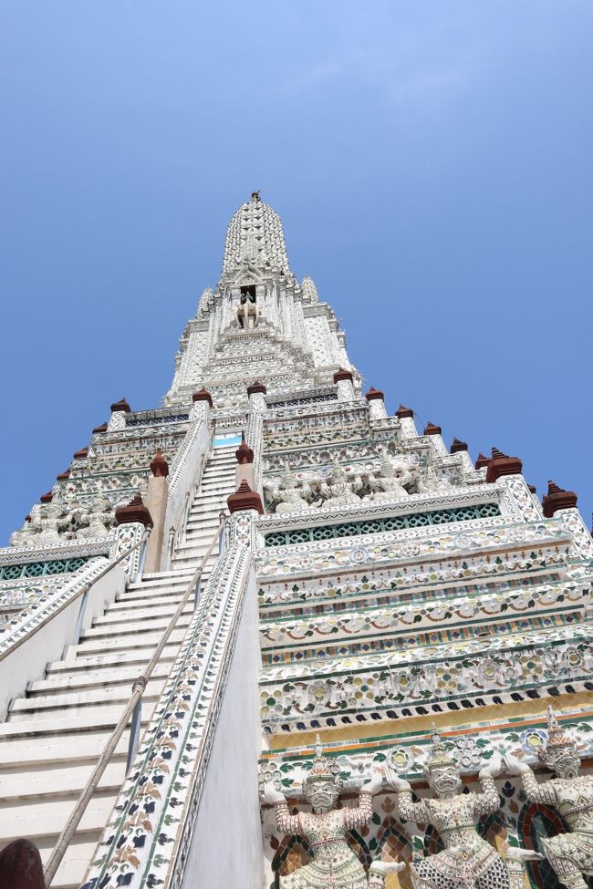 下から見上げると迫力あります！