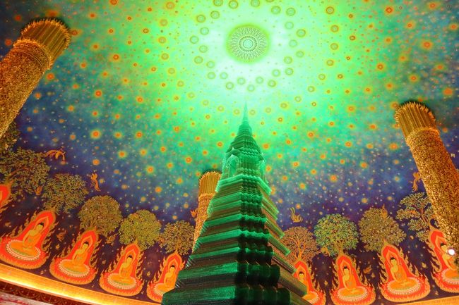 暑かったのでしばし休憩がてら眺めてました。<br /><br />日本人観光客に何度も記念撮影を頼まれました。<br />ついでに私の写真もお願いして・・。<br />ひとり旅の私には、この撮り合いっ子が助かります。