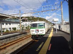 このきっぷで踊り子号の自由席にも乗れます。伊東～下田の自由席料金は2055円なので、すぐに元が取れます。