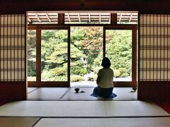 月照寺

松江藩初代藩主 松平直政公(徳川家康の孫)が生母月照院の霊牌を安置するため、浄土宗の長誉上人を開基とし蒙光山月照寺として改称復興したのが始まり。
二代綱隆公が父の遺命により境内に廟を造り、山号を歓喜山と改め、九代にわたる藩主の菩提寺としました。