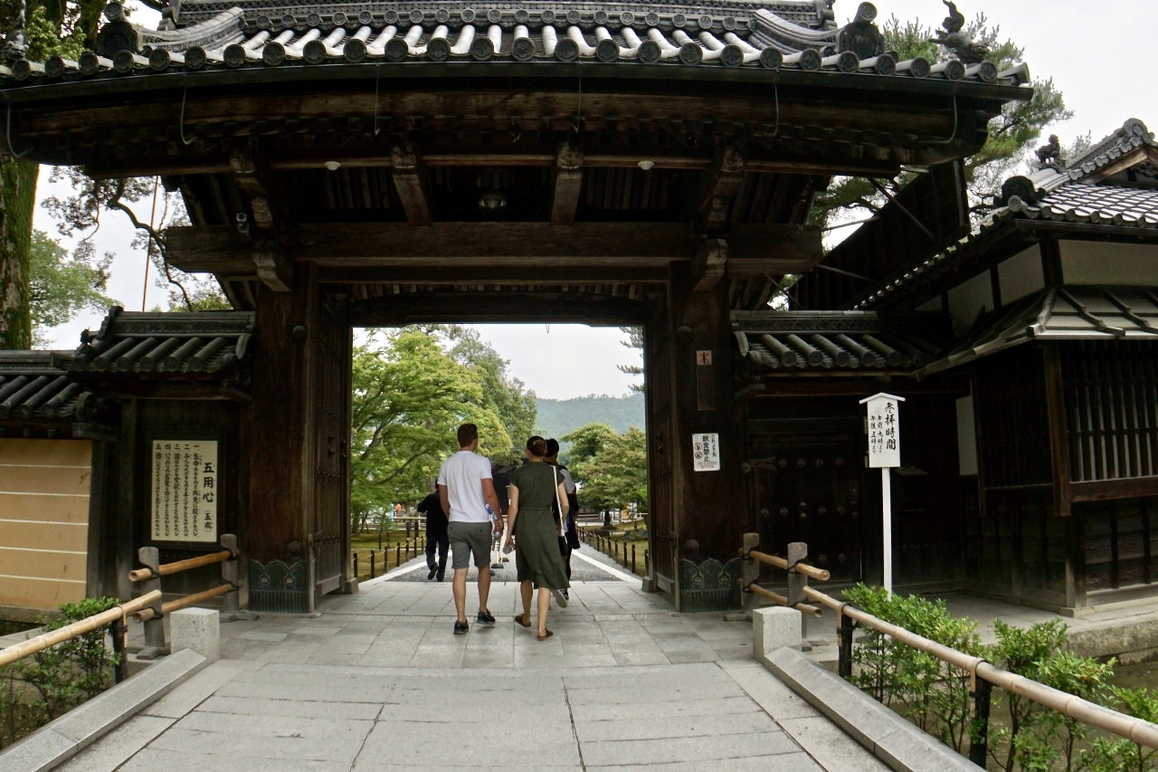 【金閣寺＝鹿苑寺＝】

清水寺からタクシーで金閣寺へ～