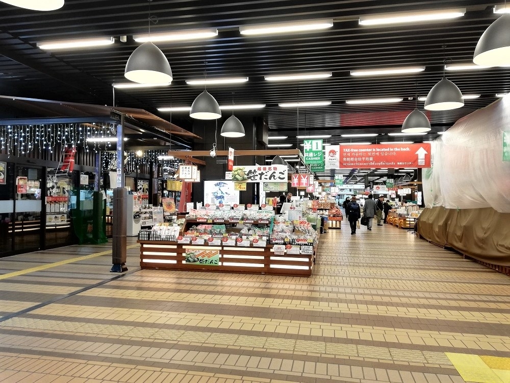 越後湯沢駅到着！
寒い！！
構内もやや寒い。

工事とかしていてちょっとテンション下がる。
