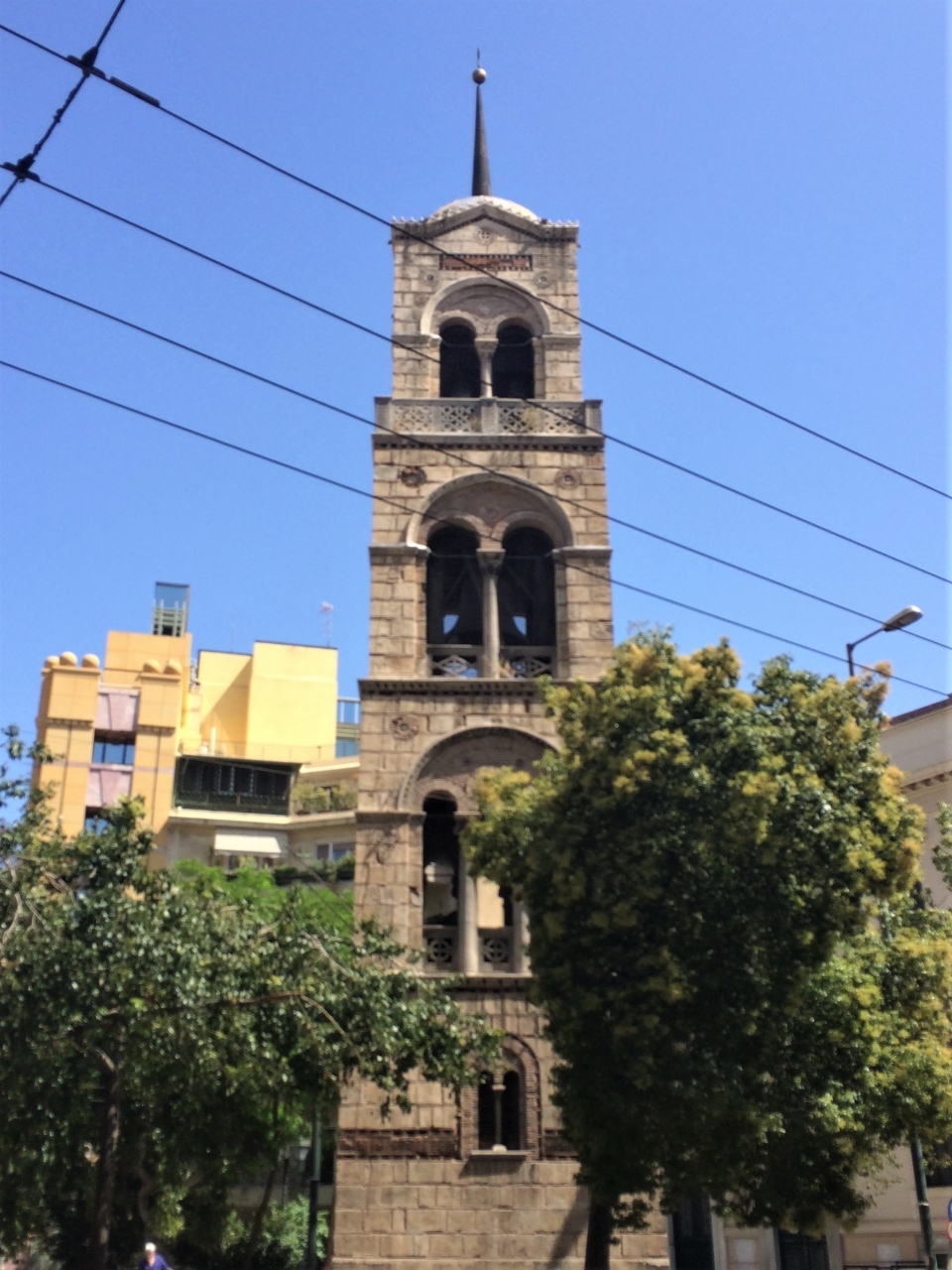 11世紀のビザンチン様式のロシア教会。

地震やトルコ軍の破壊で放置されていた教会を
ロシア政府が買いとって修復。鐘楼の鐘は
ロシア皇帝アレクサンダー2世から贈られたそうです。



