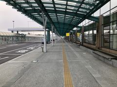 出発前は強風の為、天候調査中で
羽田引き換えし又は新千歳空港着陸との事だが
無事函館空港に着陸