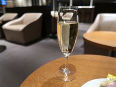 まずは、スパークリングワイン。