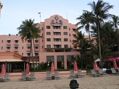 来たついでに！

ロイヤル ハワイアン ホテル
「ピンク･ パレス」との愛称を持っています。

