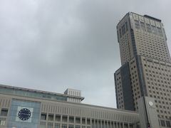 札幌駅…ちょっと曇り空。