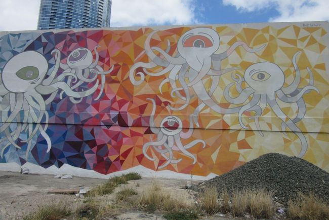 あちらこちらで、ウォールアート見ながら、到着したのは、、<br /><br /><br /><br /><br />