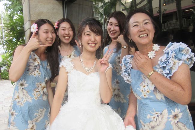 出くわした瞬間、「わ～っっ♪」って言って、「お写真撮らせて下さ～～い」と。<br /><br />皆さん、ほんと素敵な笑顔(^-^)<br />こっちが嬉しくなっちゃった(^-^)<br /><br />お幸せに～ヽ(*⌒∇⌒*)ノ<br /><br />こうして7日目が終了～<br /><br />・・・残り３泊。まだ続きます。<br />今回もお読みくださって、ありがとうございました～<br /><br />Mahalo～<br />