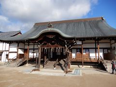 創建年代は延暦年間（782年 - 806年）。この場所に最澄の館があってここで生まれている。