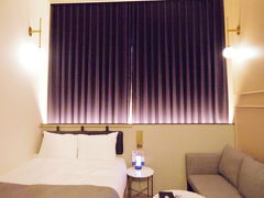 小樽周辺のホテルを調べていたら今年リニューアルオープンしたばかりのアンワインドホテルがヒット！
気になってたホテルに宿泊出来て幸せ～

寝るだけだから十分な広さ。

荷物を置いていざ小樽観光！