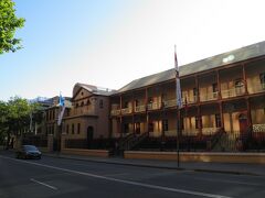 そしてさらにその北隣にあるのがシドニーの所属するニューサウスウェールズ州の政府庁舎。