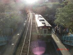 憧れのわたらせ渓谷鉄道です。
神戸駅に列車が入ってきました。
1輌編成です。
