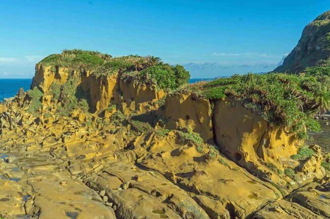 奇岩の地質公園を見るなら野柳??いやいや和平島もなかなかどうして・・。メチャ混みしないし観光の多様性ならついでに基隆一巡りもお勧めですよ!!