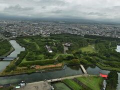 1864年に建設された、国内初の西洋式城郭です。