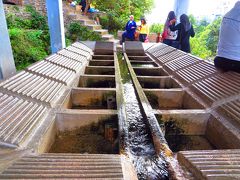 オヤジはスペイン・モスクの丘には登らず、付近を散策。

ここは「ラス・エル・マの泉」から湧き出した清流を引き込んだ洗濯場。