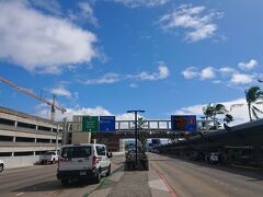 ハワイを後にするのはさびしいけど、空港に着きました。
また来るからね！！

楽しかった！
マハロー！！