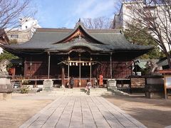 千歳橋を渡って直ぐの所にある四柱神社