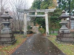 五智国分寺から歩いて直ぐの所に鳥居が・・
ココを進むと居多神社へ行けます。