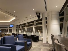 羽田空港国際線 SKY LOUNGE