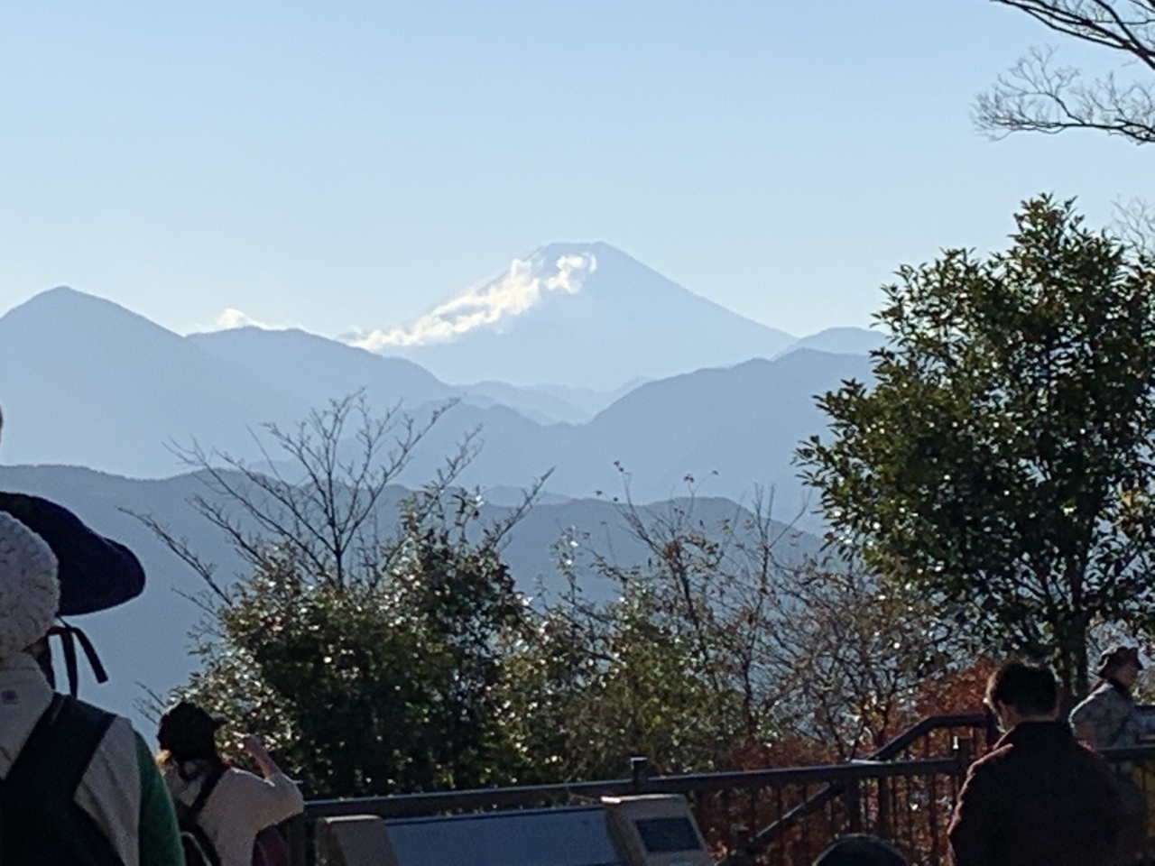 天気が良かったために富士山を見ることができました。