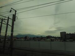 富士山が良く見えるので、この旅で何か良いことが起きそうな予感がした。