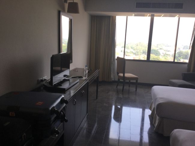 16：00頃、ホテル着です。年は取りたくないものです。ちょと、観光するとすぐ疲れて、その疲れがとれません。<br />私たち夫婦の場合、喫茶店やベンチで休むより、ホテルがよいです。<br /><br />せっかくの海外旅行、時間がもったいないですね～～。