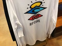 これこれ！
昨日1人でオットのTシャツさがししてた時に
超カッコイイ店員さんが着ていて気になってたのみっけ！
別行動中の息子に聞いたら欲しいってー