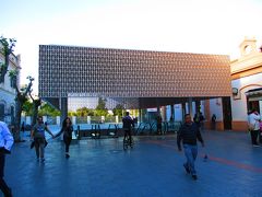 本日はバス乗りまくりです!　昨日、ソーイェルから帰って来た時に他の乗り場や路線などもチェックしておいた、Palma Estacio Intermodalに再びやって来ました。　向かうは地下のバスターミナルです。