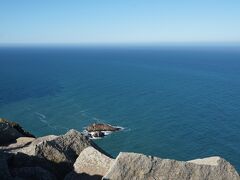 ロカ岬に着きました！地果て、海始まる所です。すごく風が強かったです。
水平線が綺麗に見えました。お天気が悪かったり靄が出ている事が多くてこんなに綺麗な日は珍しいそうです。