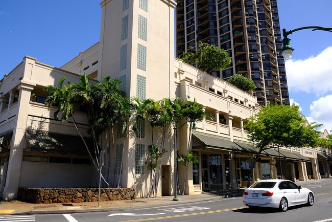 その向かいはダウンタウンの高層ビル。