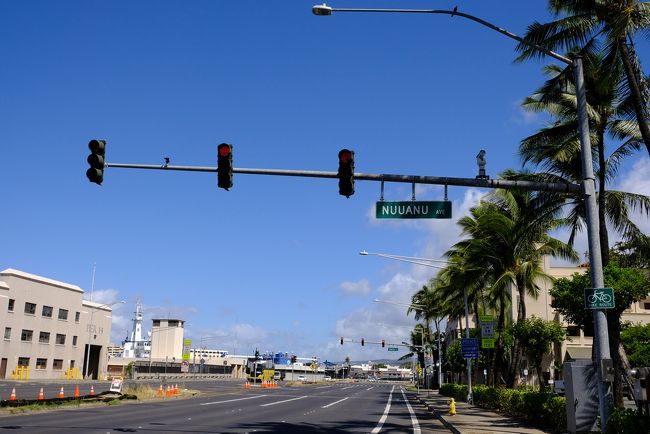 こっちは北東方向。ずっと行けば空港やノースショアへ行けます。