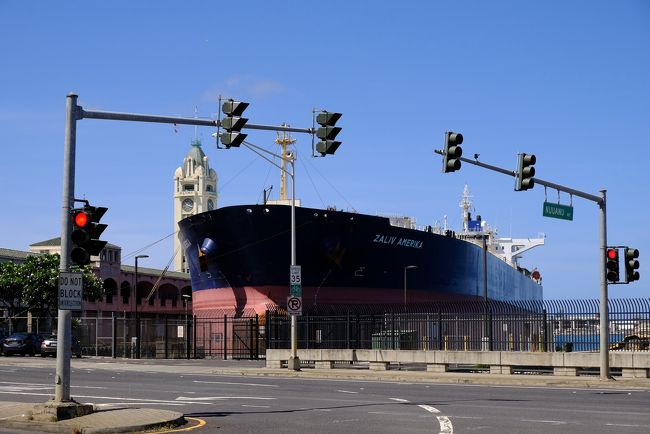 この船、かなりデカいですね。