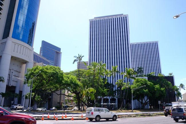 港の反対側は高層ビルが続きます。