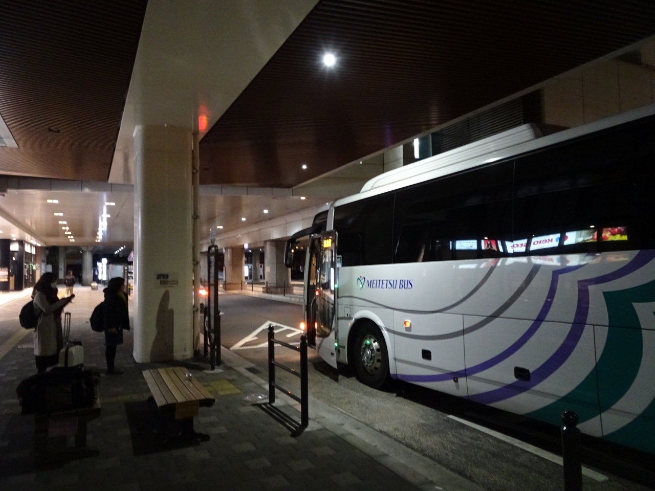 夜行バスで4:50頃に府中駅前に到着。ここで降りるといつも方向感覚を失ってしまいます。。。歩いてJRの府中本町駅へ。